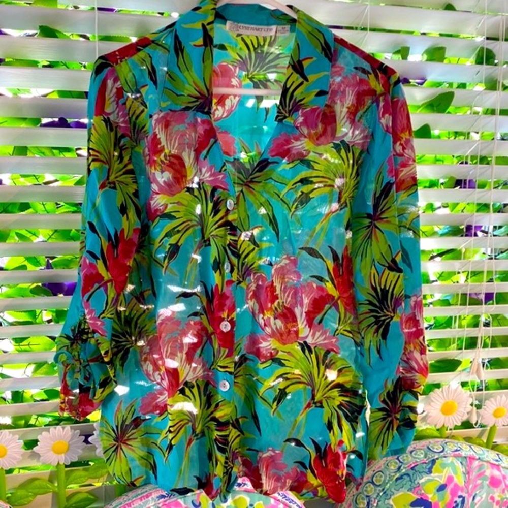 Lyse Heart bright turquoise tropical floral top